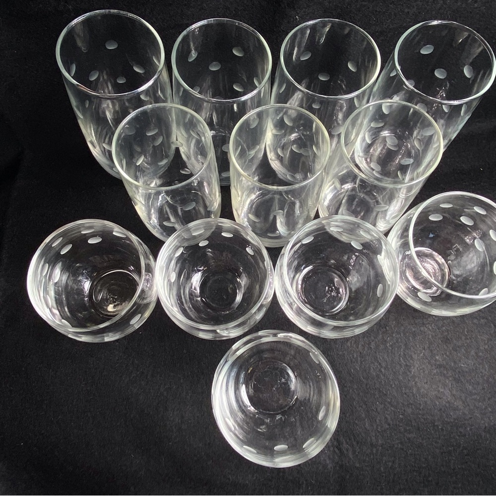 Vintage set of 12 etched glassware. Beautiful set!
